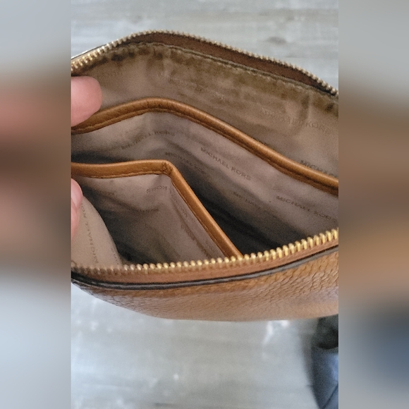 Pre Loved Bundle Of Michael Kors Purses - Picture 10 of 16